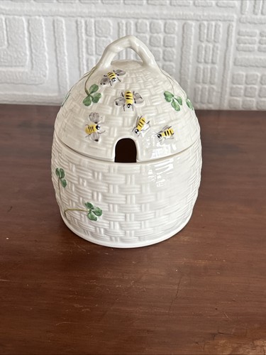 Belleek vintage shamrock - vintage,