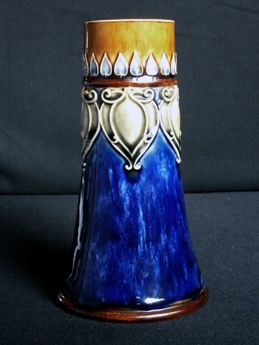 Royal doulton vase - doulton,