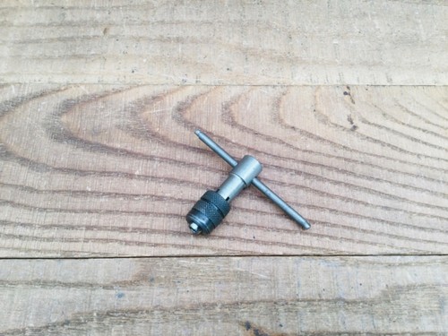 Vintage small handled tap - t,