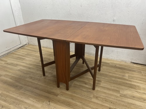 Mcintosh teak drop - drop, leaf