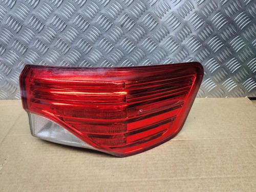 Toyota avensis rear light off - rear,