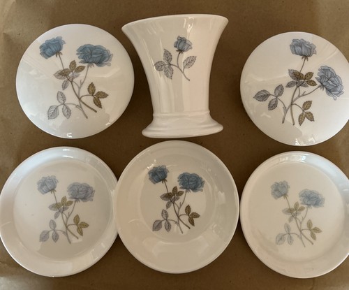 Wedgewood ice rose bone - ice,