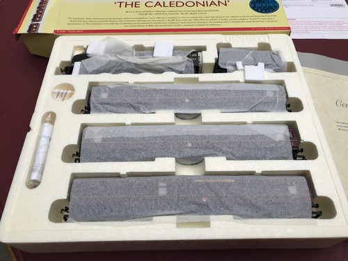 Hornby r2306 caledonian train - hornby,