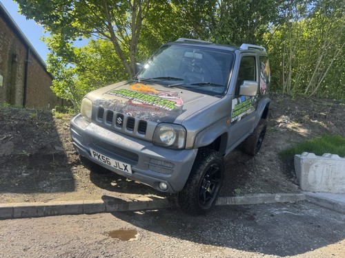 Suzuki jimny off roader 2006 - off,