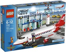 Lego city airport 3182- New and sealed RARE
