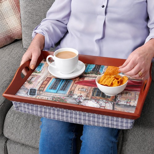 Set cushioned lap - of,