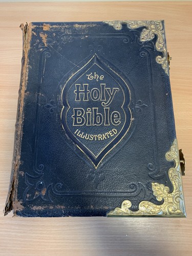 Vintage old family holy bible - vintage,