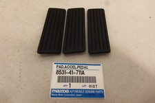3 NOS OEM MAZDA FAMILIA 323 1300 1977-78 ACCELERATOR PEDAL PAD # 8531-41-711A