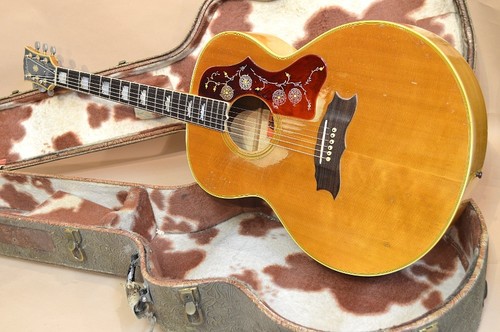 Gibson 200 artist mid1970s - gibson,