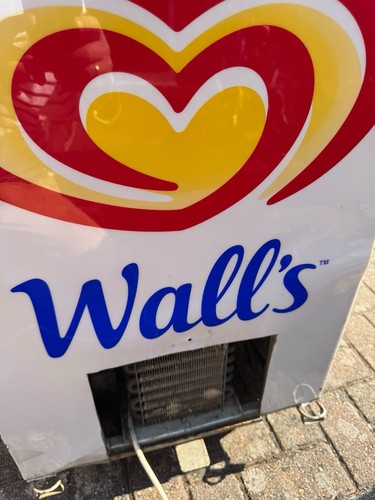 Wall ice cream display - cream,