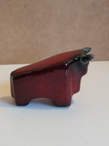 Stylised red and - stylised, turquoise
