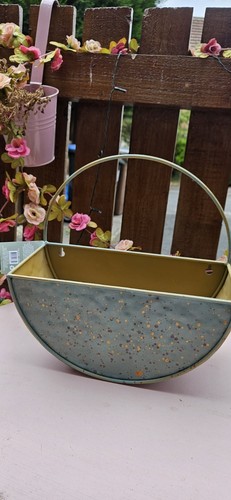 Blue gold metal oval - &, hanging