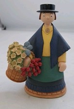 Robert Harrop Camberwick Green figurine Mrs Cobbit flower seller CG25 11cm tall