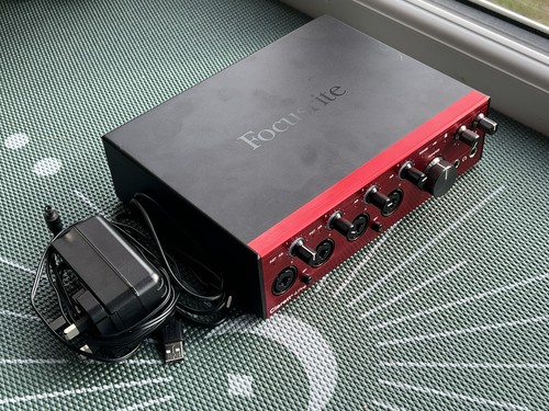 Focusrite clarett pre usb - 4,