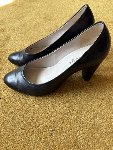 Black leather court shoes size - court,