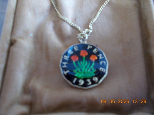 Vintage coin pendant necklace - vintage,