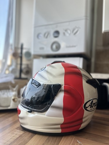 Arai chaser size medium flag - arai,
