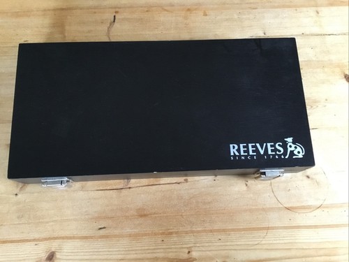 Black wood effect reeves water - effect,
