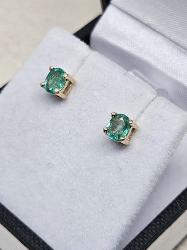 9kt emerald stud earrings - stud,
