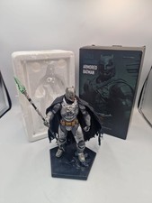Iron Studios Armored Batman Vs