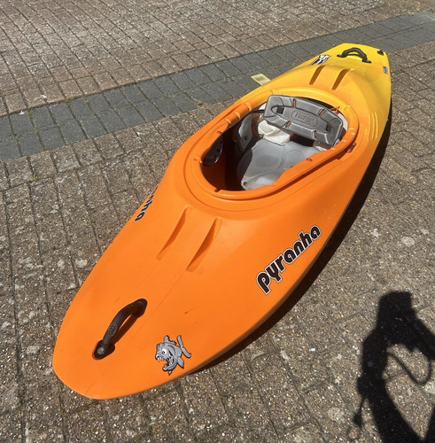 Pyranha stretch kayak - m/l,