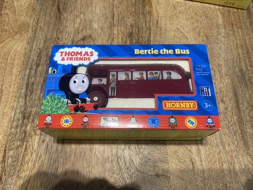 Hornby railways thomas the - hornby,