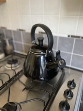 Le Creuset Kone Kettle 1.6L Whistling Black