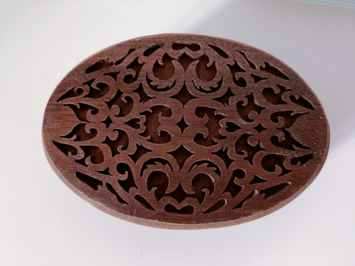 Vintage hand carved - hand, oval