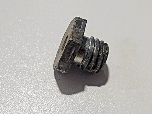 Crankcase oil drain - crankcase, plug