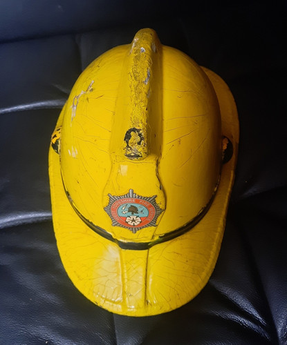 Vintage yellow fire brigade - vintage:,
