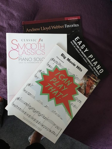 Easy play piano books - 4,