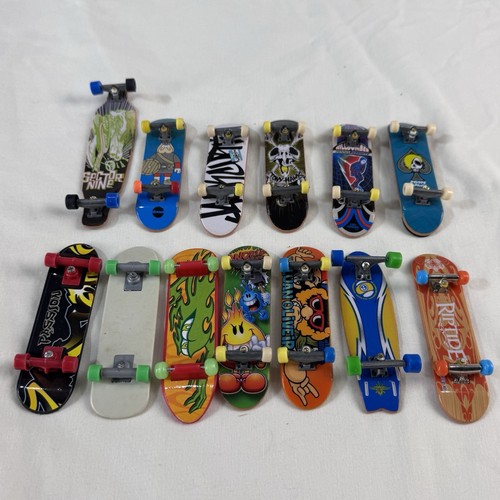 Tech deck finger - finger, skateboards