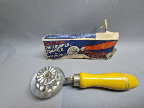 Vintage nutbrown wooden yellow - nutbrown,