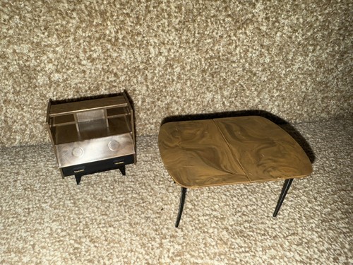 Vintage dolls house 1960s - dolls',