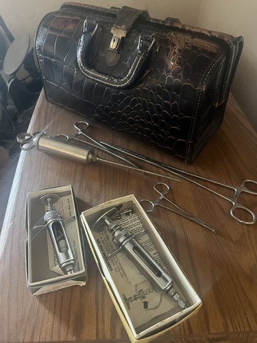 Vintage doctors bag - doctors, tools