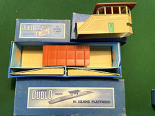 2 Boxed Hornby Dublo Stations D1 Island Platform & D1 Signal Cabin