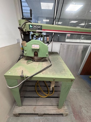 Radial arm wooden - , saw