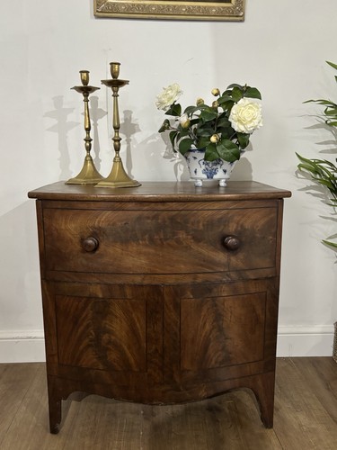 Beautiful antique commode - beautiful,
