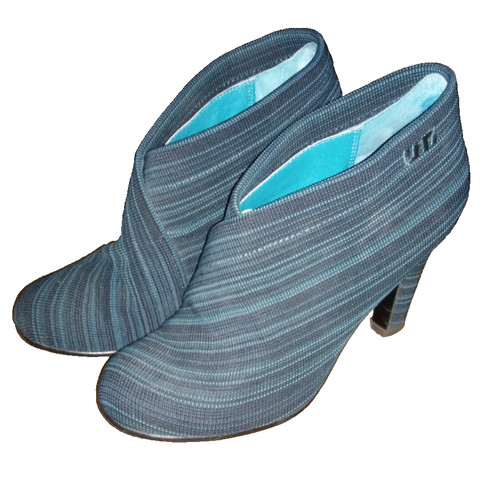 United nude designer - un,