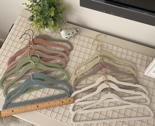 Huggable hangers child - huggable,