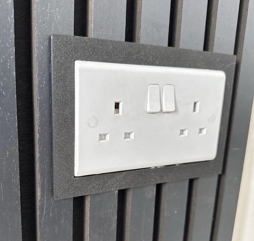 Double plug socket surround - socket,