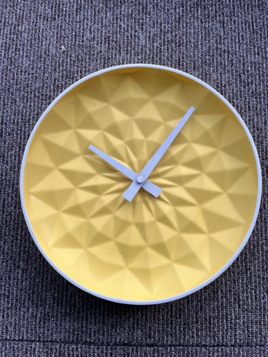 Futon company porcelain - company, yellow