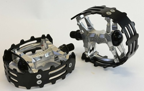 Old school bmx beartrap pedals - old,