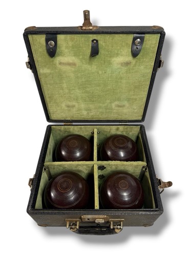 Henselite lawn bowls 1939 set - lawn,