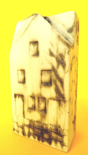 Carn pottery box house - box, vase