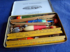 TIN OF OLD VINTAGE FISHING FLOATS AND WINDERS (LOOK TO BE FRENCH) ALL AS FOUND
