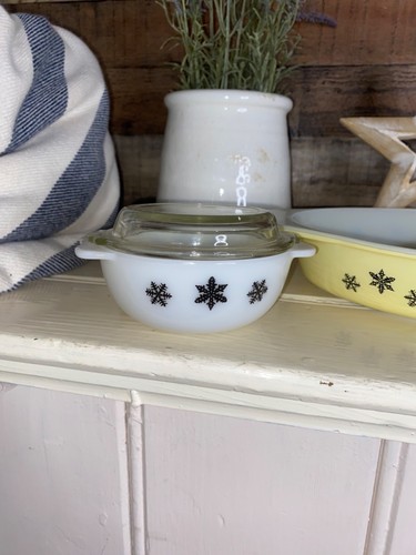 Vintage pyrex black gaiety - pyrex,