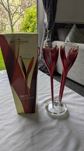 Moet chandon x champagne - &, 4