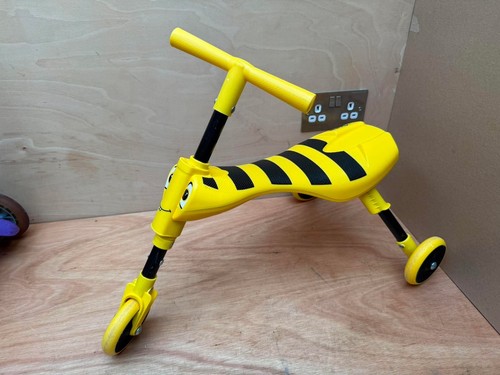 Foldable bumble bee scooter - foldable,