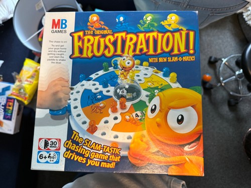 Frustration games board - -,